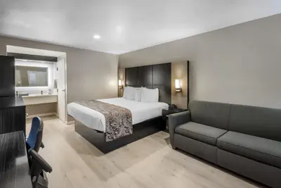Photo 5 - SureStay Plus by Best Western Santa Clara Silicon Valley