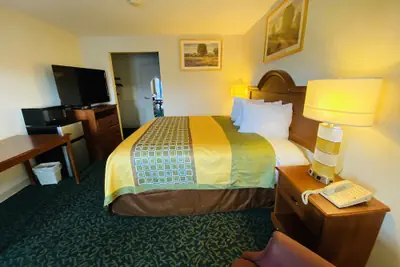 Photo 2 - Harrisonville Inn & Suites