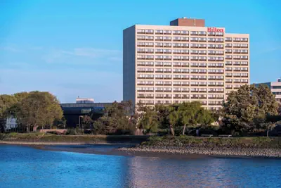 Photo 2 - Hilton San Francisco Airport Bayfront