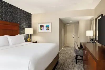 Photo 5 - DoubleTree by Hilton Pittsburgh - Green Tree