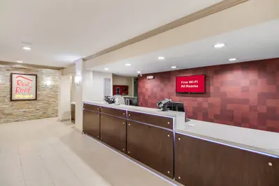 Photo 5 - Red Roof Inn PLUS+ Dallas – Addison