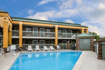 Photo 2 - Quality Inn Franklin South