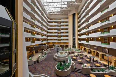 Photo 4 - Embassy Suites by Hilton Kansas City International Airport
