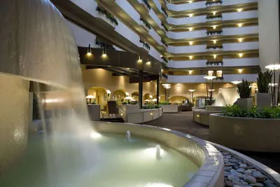 Photo 5 - Embassy Suites by Hilton Kansas City International Airport