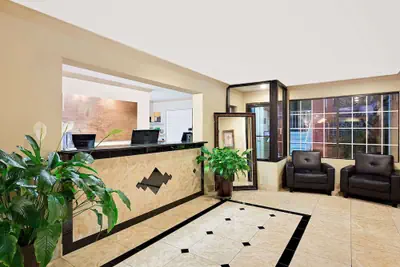 Photo 3 - Days Inn by Wyndham Fort Walton Beach