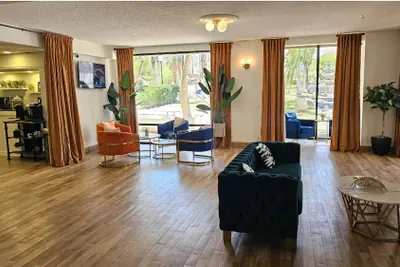 Photo 3 - L3 Oasis Hotel