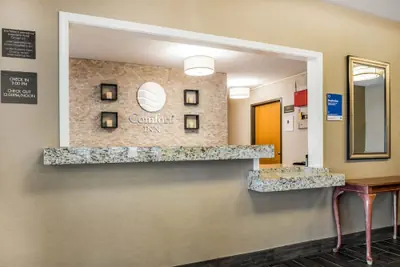 Photo 3 - Comfort Inn Ottawa Starved Rock Area