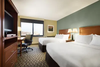 Photo 5 - Holiday Inn & Suites Duluth Downtown by IHG