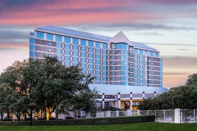 Photo 2 - Renaissance Dallas North Hotel