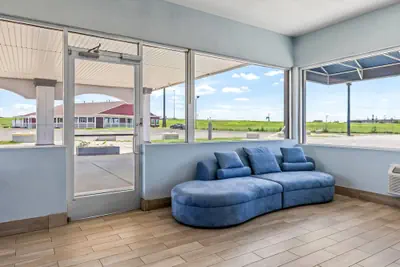 Photo 5 - Days Inn by Wyndham Salina South