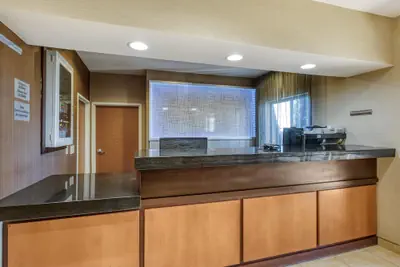 Photo 4 - SureStay by Best Western Mount Pleasant Racine