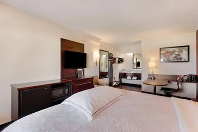 Photo 3 - Super 8 by Wyndham Deerfield/Northbrook