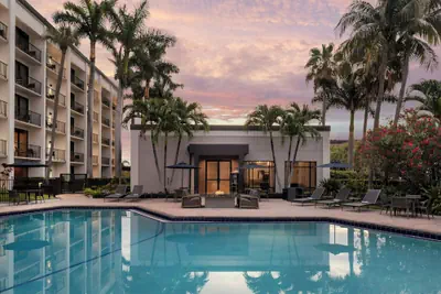 Photo 2 - Courtyard Fort Lauderdale East/Lauderdale-by-the-Sea