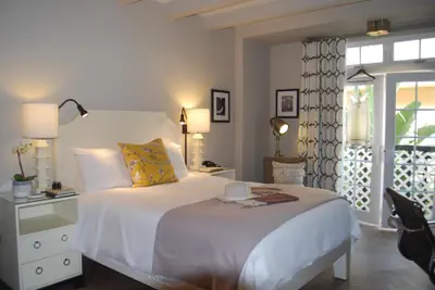 Photo 4 - Hollywood Hotel