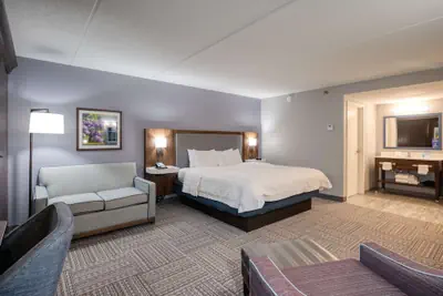 Photo 4 - Hampton Inn Janesville