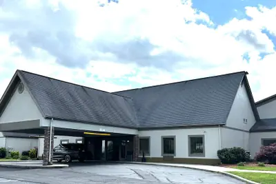 Photo 2 - Deluxe Inn Wytheville