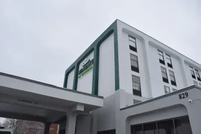 Photo 2 - Wingate by Wyndham Baltimore BWI Airport