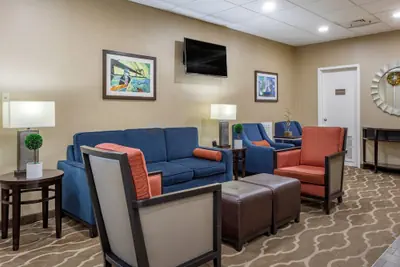 Photo 4 - Comfort Inn Memphis Downtown