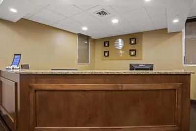 Photo 5 - Comfort Inn Memphis Downtown