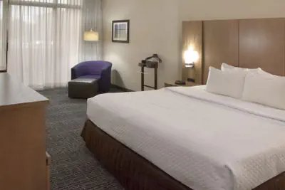 Photo 5 - Crowne Plaza Cleveland Airport by IHG