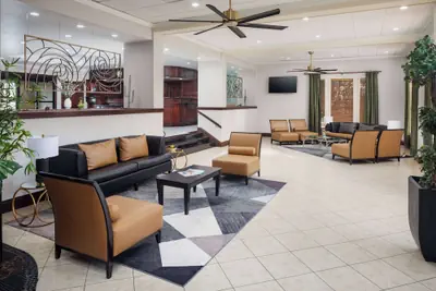 Photo 4 - Wyndham Tucson Airport Hotel & Conference Center