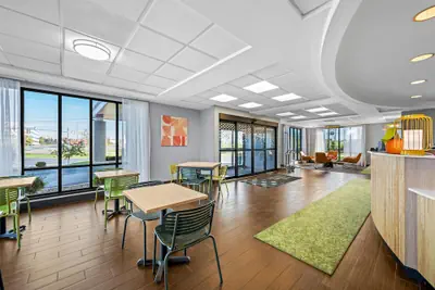 Photo 4 - Spark by Hilton Cleveland Beachwood