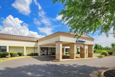 Photo 2 - Best Western Leesburg Hotel & Conference Center