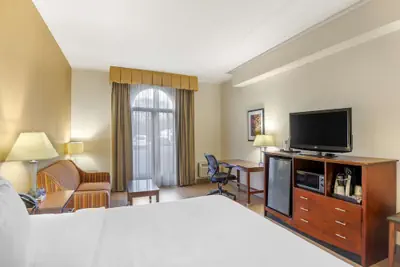 Photo 5 - Best Western Plus Governor's Inn
