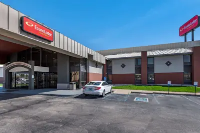 Photo 2 - Econo Lodge Lafayette near University