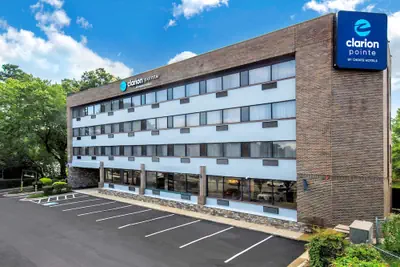 Photo 2 - Clarion Pointe Raleigh Midtown