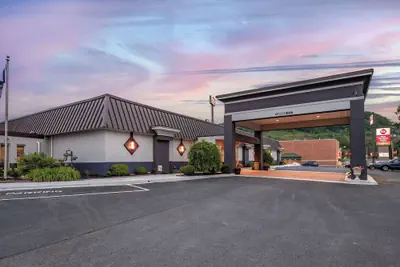 Photo 2 - Best Western Plus Bridgeport Inn
