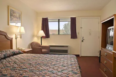 Photo 5 - Days Inn by Wyndham Plainfield