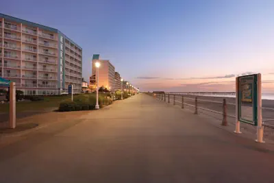 Photo 2 - Surfbreak Virginia Beach Oceanfront, an Ascend Collection Hotel