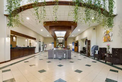 Photo 2 - Best Western Grand Victorian Inn