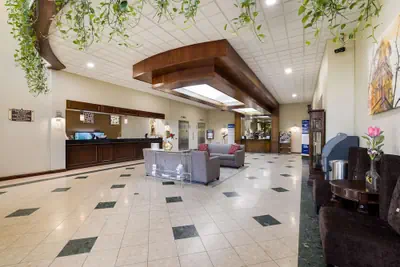 Photo 3 - Best Western Grand Victorian Inn