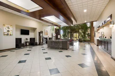 Photo 4 - Best Western Grand Victorian Inn