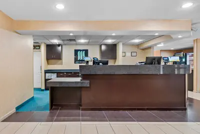 Photo 5 - MainStay Suites Appleton Airport - Fox River Mall Area