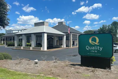 Photo 2 - Quality Inn Mt. Pleasant - Charleston