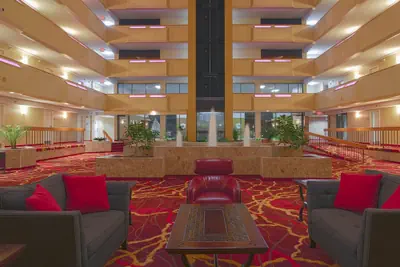 Photo 2 - MCM Eleganté Hotel & Suites