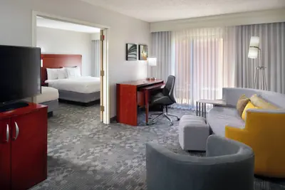Photo 2 - Courtyard by Marriott Macon
