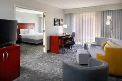 Photo 4 - Courtyard by Marriott Macon