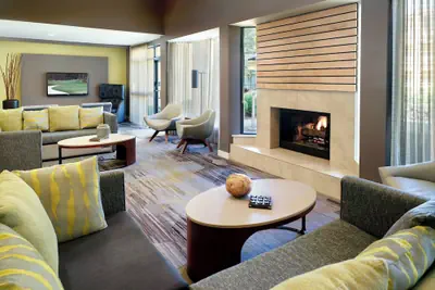 Photo 3 - Courtyard by Marriott Macon
