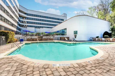 Photo 2 - DoubleTree by Hilton South Charlotte Tyvola