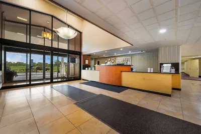 Photo 4 - Best Western Detroit Livonia