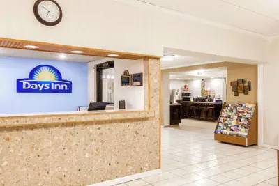 Photo 4 - Days Inn by Wyndham Syracuse