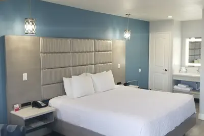 Photo 5 - Best Western Orange Plaza