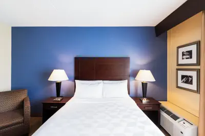 Photo 4 - Holiday Inn South Plainfield-Piscataway by IHG