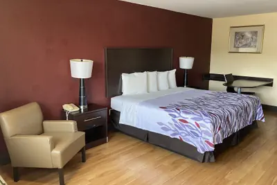 Photo 5 - Red Roof Inn & Suites Cleveland, TN
