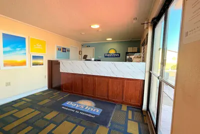 Photo 3 - Days Inn by Wyndham Hannibal