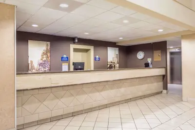 Photo 5 - Days Inn by Wyndham Columbus Airport